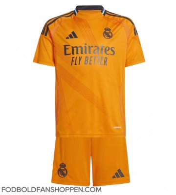 Real Madrid Eduardo Camavinga #6 Udebanetrøje Børn 2024-25 Kortærmet (+ Korte bukser)